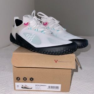 Vivo Barefoot Motus Strength.